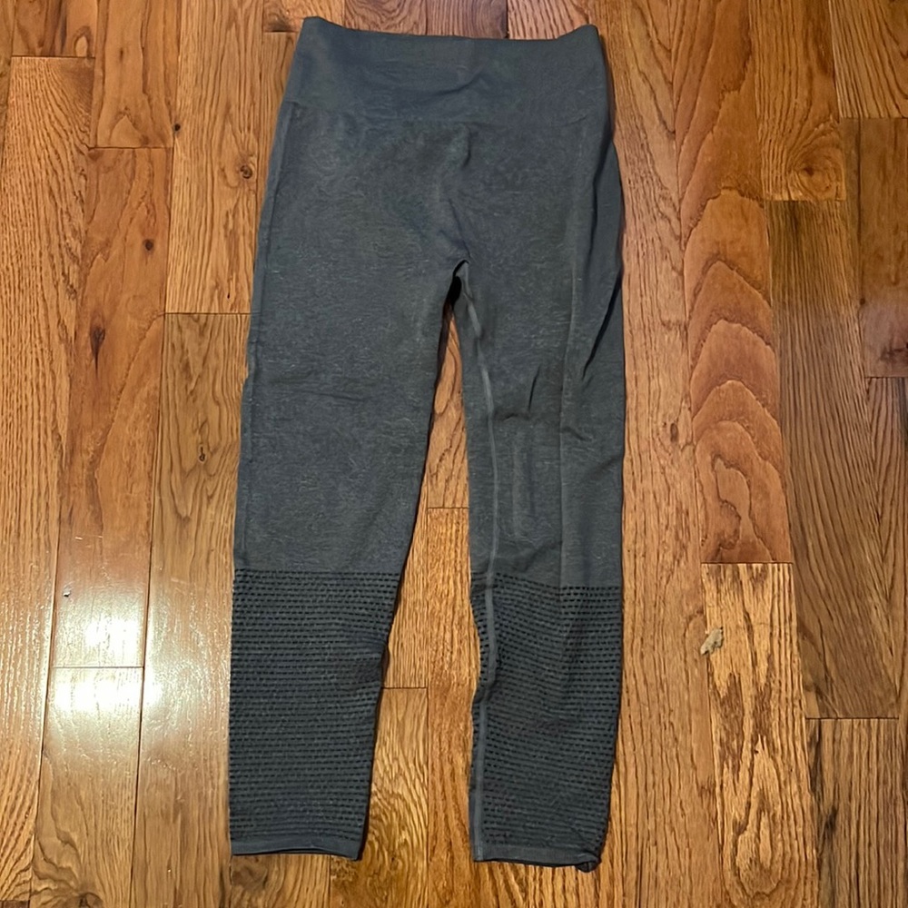 Fabletics gray leggings - excellent condition